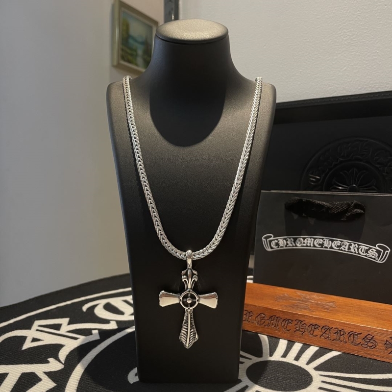 Ch**me He**ts necklaces